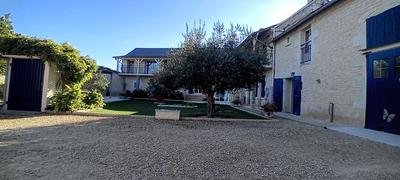 Maison - 220 m² - 8 pièces