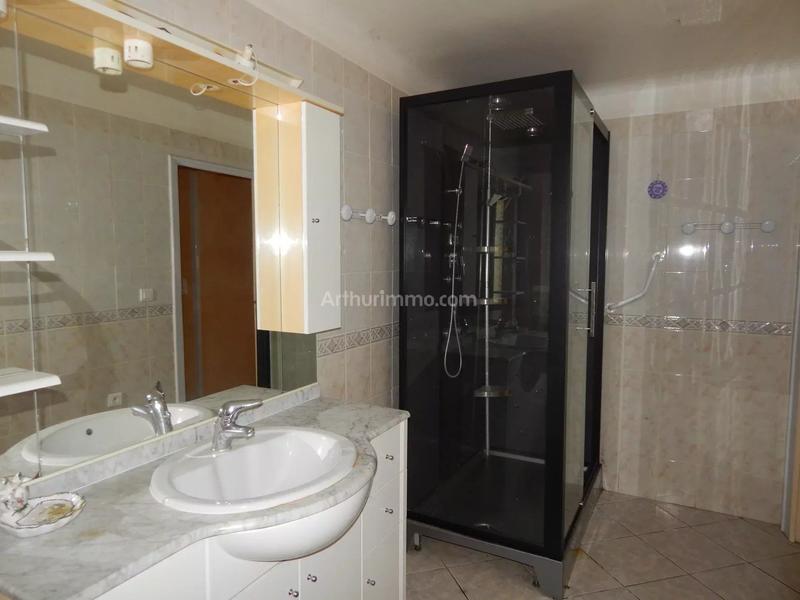 Maison - 218 m² - 8 pièces