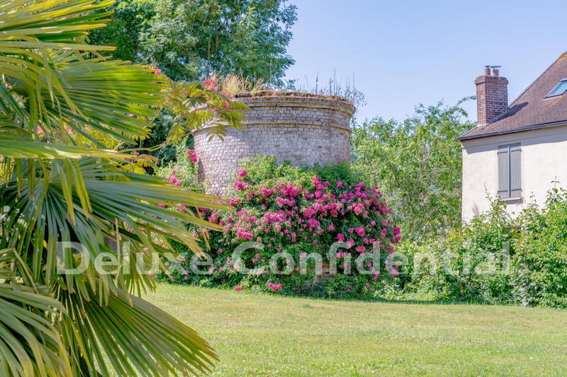 Maison - 900 m² - 20 pièces