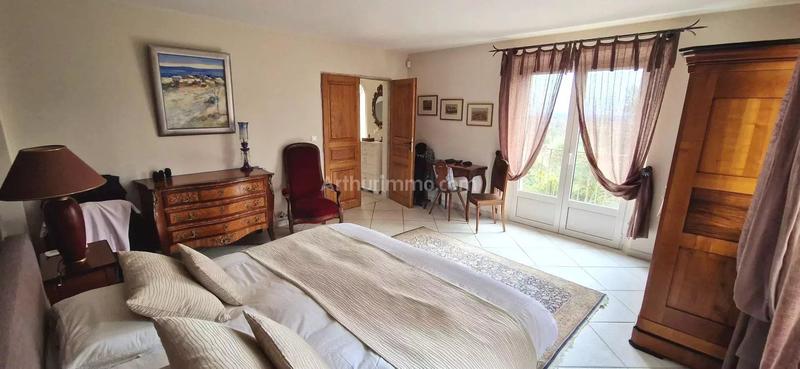 Maison - 264 m² - 8 pièces