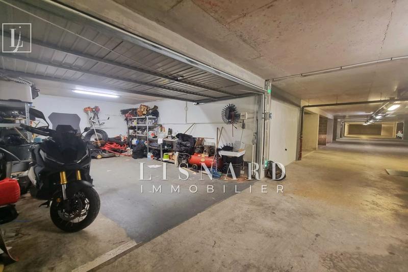 Parking / Garage - 25 m²