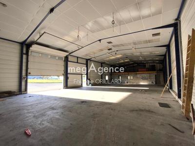 Local commercial - 550 m² - 2 pièces