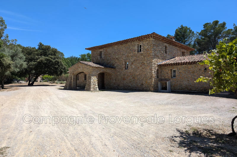 Maison - 450 m² - 9 pièces