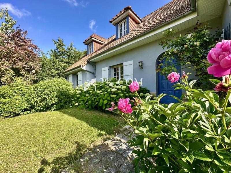 Pavillon - 169 m² - 8 pièces