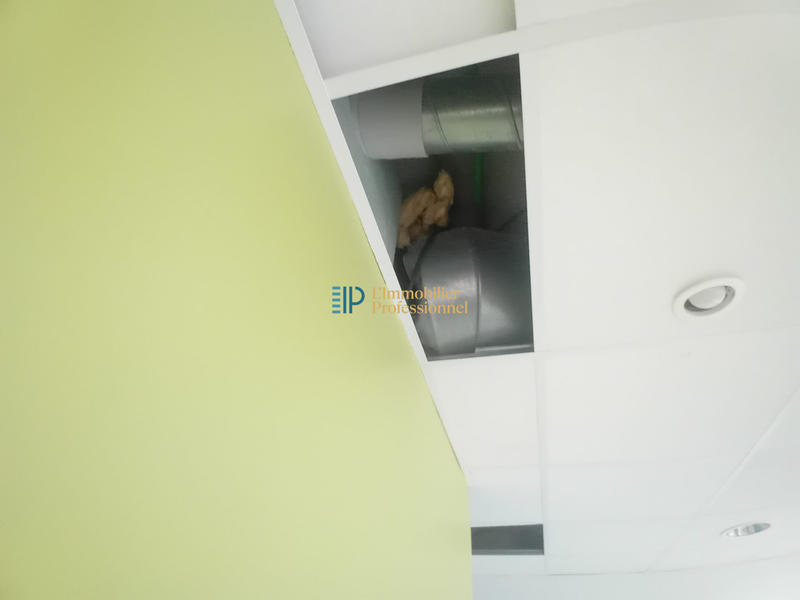 Local commercial - 56 m² - 2 pièces