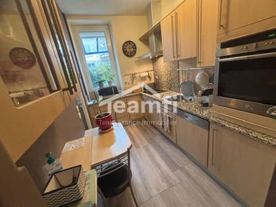 Maison - 142 m² - 8 pièces