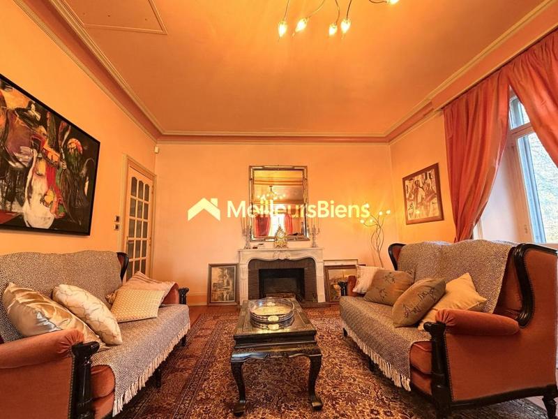 Maison - 375 m² - 12 pièces