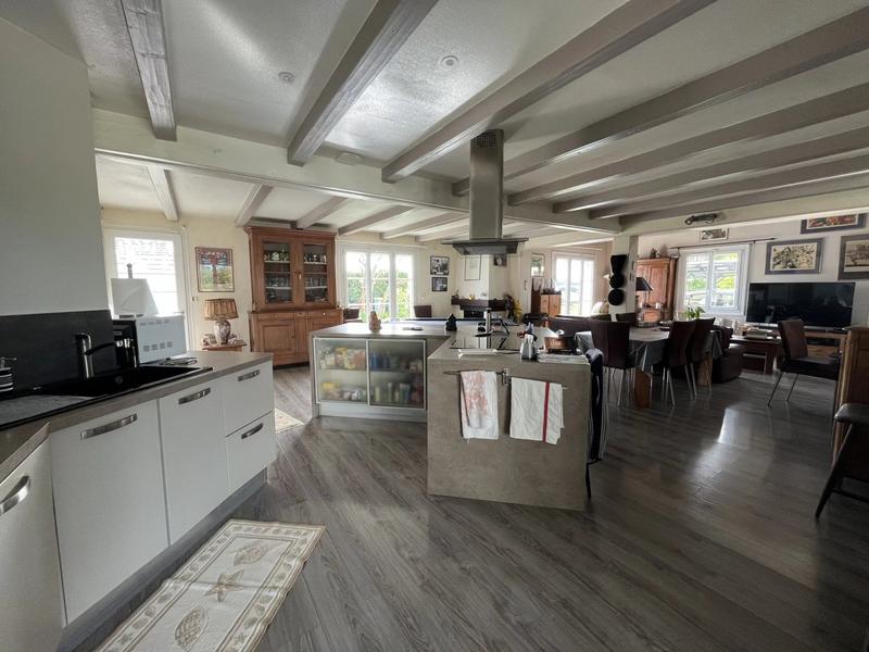 Maison - 203 m² - 7 pièces