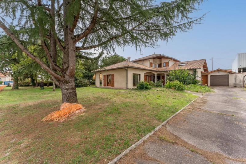 Maison - 215 m² - 7 pièces