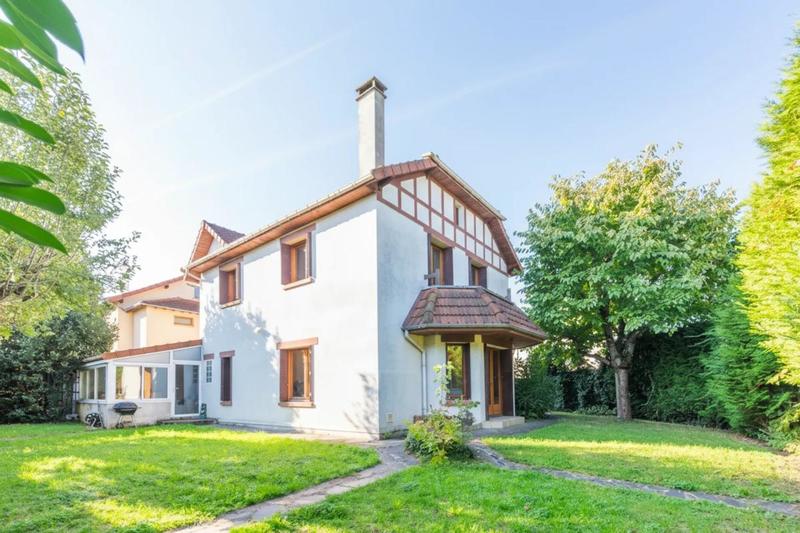 Maison - 183 m² - 9 pièces