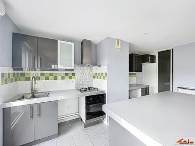 Appartement - 105 m² - 5 pièces