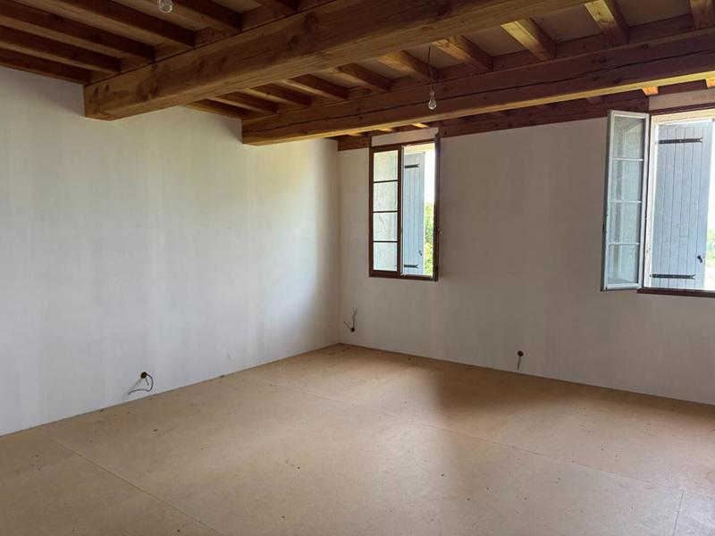 Maison - 212 m² - 7 pièces