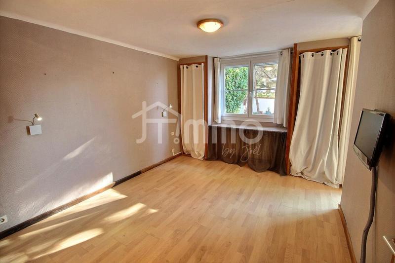 Villa - 189 m² - 7 pièces