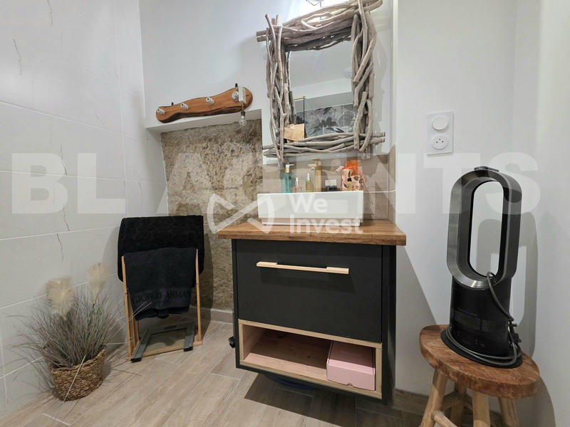 Maison - 280 m² - 8 pièces