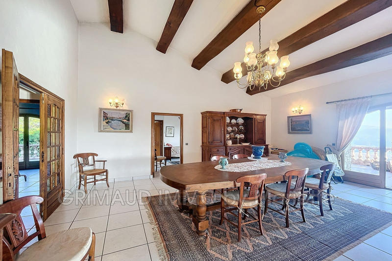 Maison - 498 m² - 10 pièces