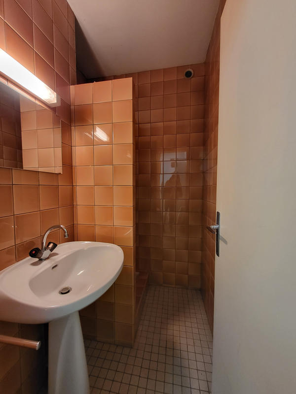 Local commercial - 130 m² - 2 pièces