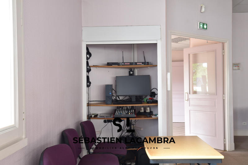 Local commercial - 253 m² - 4 pièces