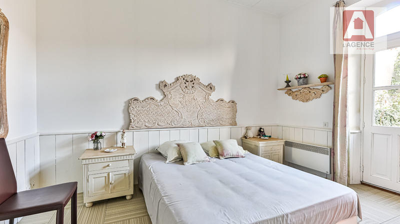 Maison - 234 m² - 7 pièces