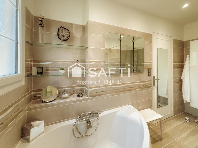 Maison - 196 m² - 6 pièces