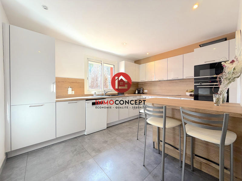 Maison traditionnelle - 160 m² - 6 pièces