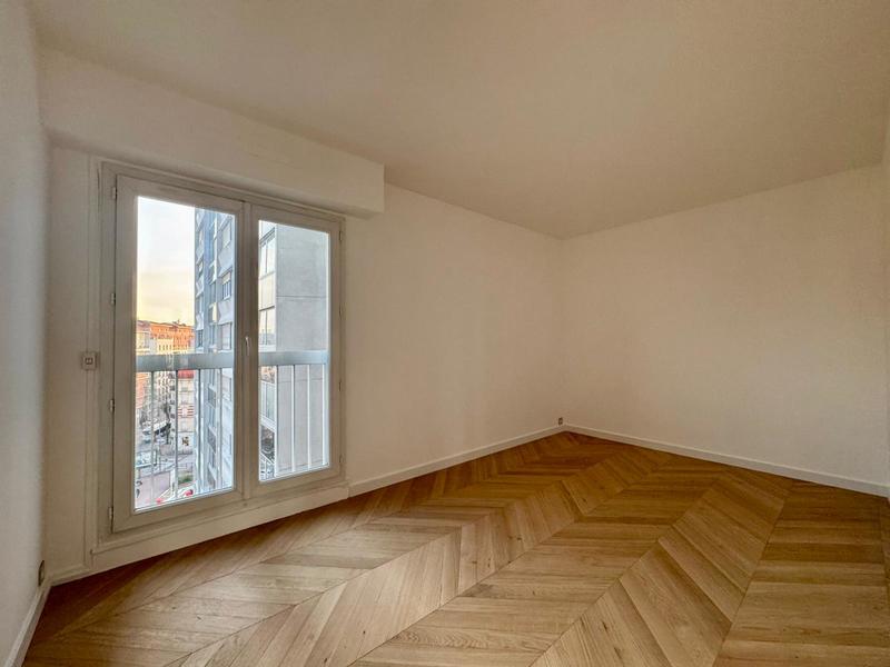 Appartement - 82 m² - 4 pièces
