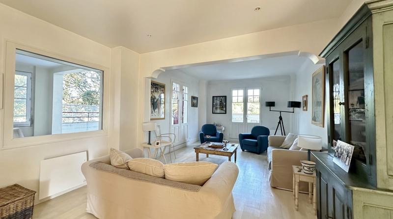 Appartement sur toit - 200 m² - 7 pièces