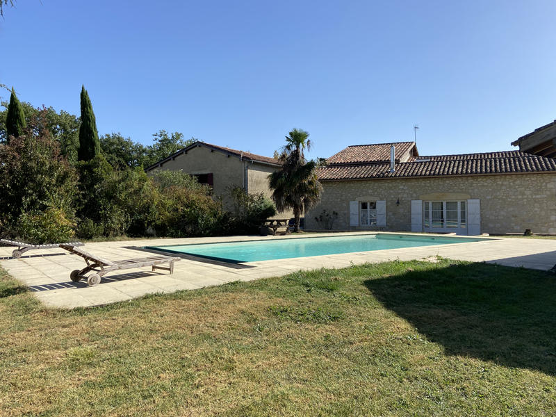 Maison - 291 m² - 13 pièces