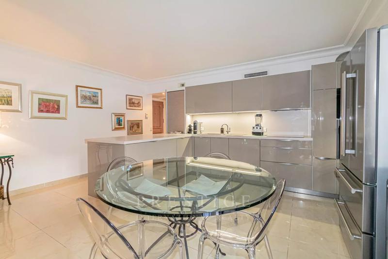 Appartement - 93 m² - 4 pièces