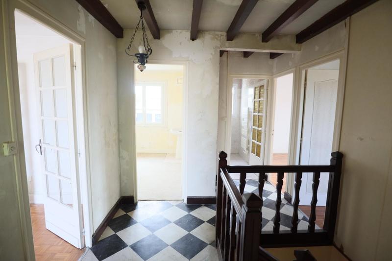 Maison - 99 m² - 6 pièces