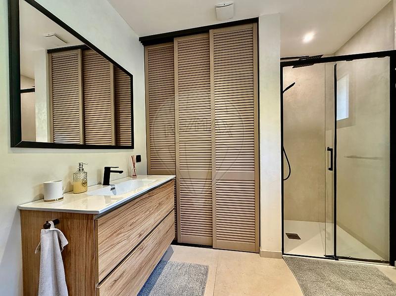 Propriété - 164 m² - 5 pièces