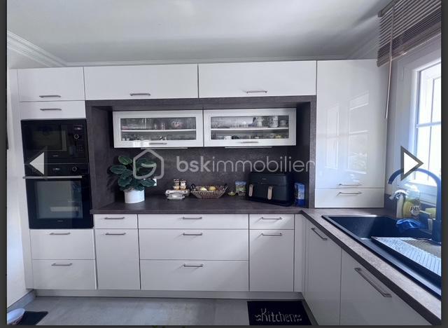 Maison traditionnelle - 99 m² - 4 pièces