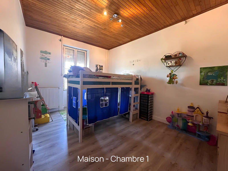 Maison - 90 m² - 4 pièces