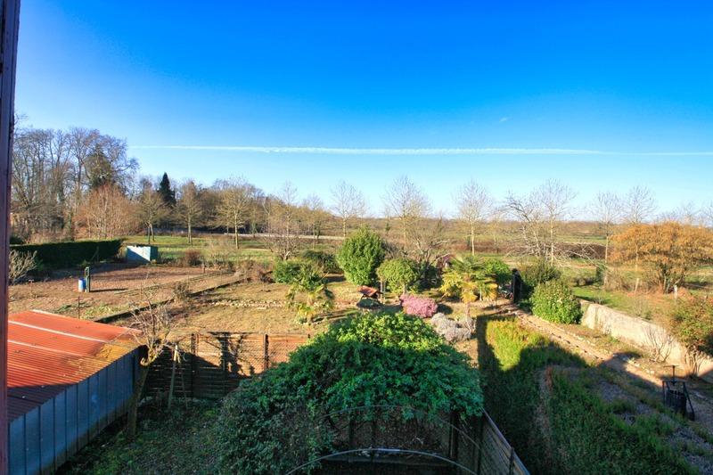 Maison - 241 m² - 8 pièces