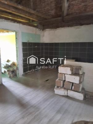 Maison - 850 m² - 1 pièce