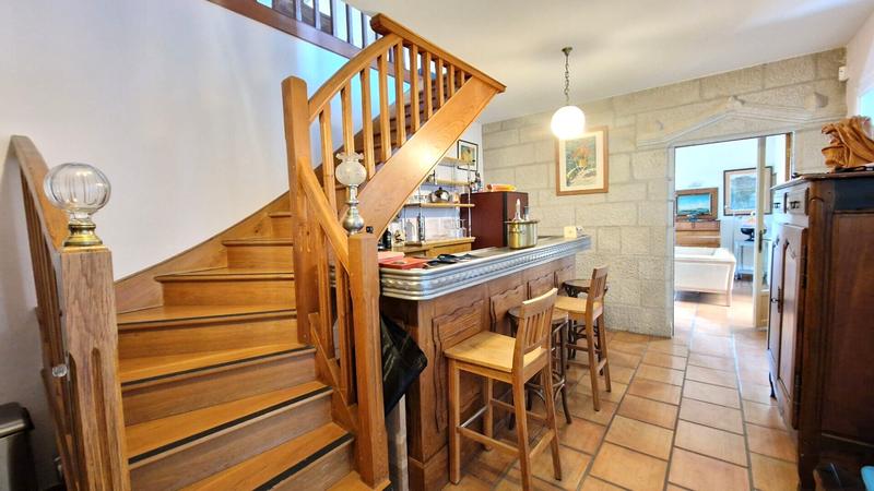 Maison - 209 m² - 7 pièces