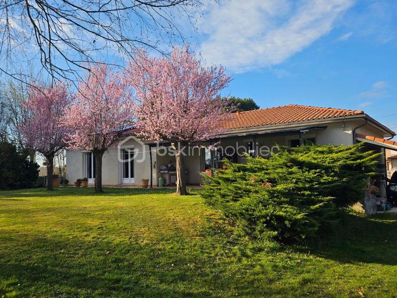 Maison traditionnelle - 168 m² - 4 pièces