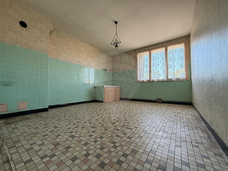 Maison - 278 m² - 9 pièces