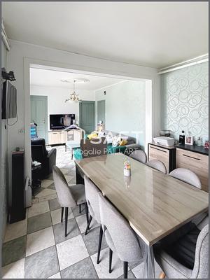 Maison - 245 m² - 9 pièces