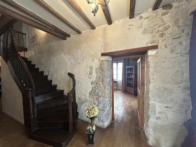 Maison en pierre - 217 m² - 6 pièces