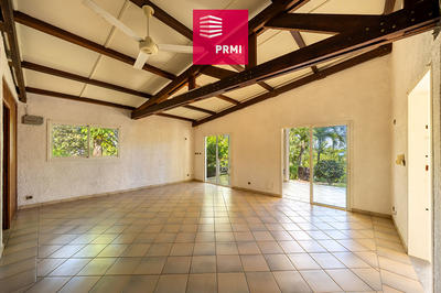 Maison - 245 m² - 7 pièces