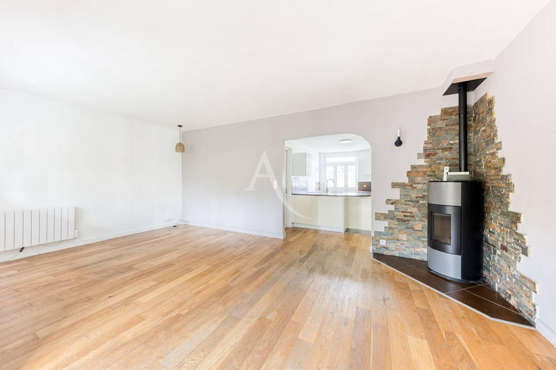 Maison - 92 m² - 5 pièces