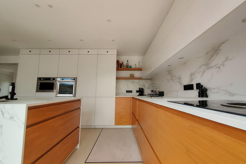 Maison - 254 m² - 7 pièces