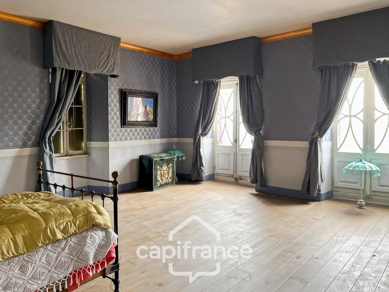 Maison - 450 m² - 11 pièces