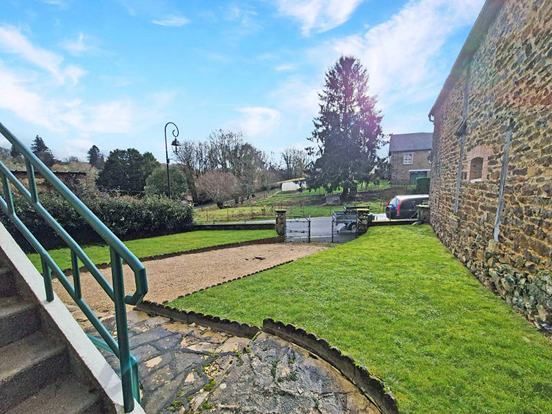 Maison - 103 m² - 4 pièces