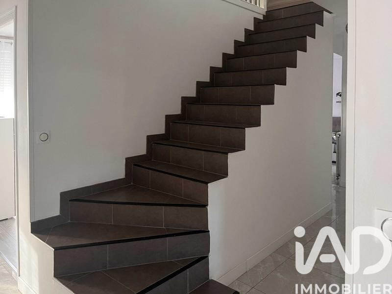 Maison - 160 m² - 10 pièces