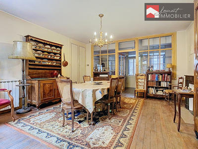 Maison - 178 m² - 9 pièces