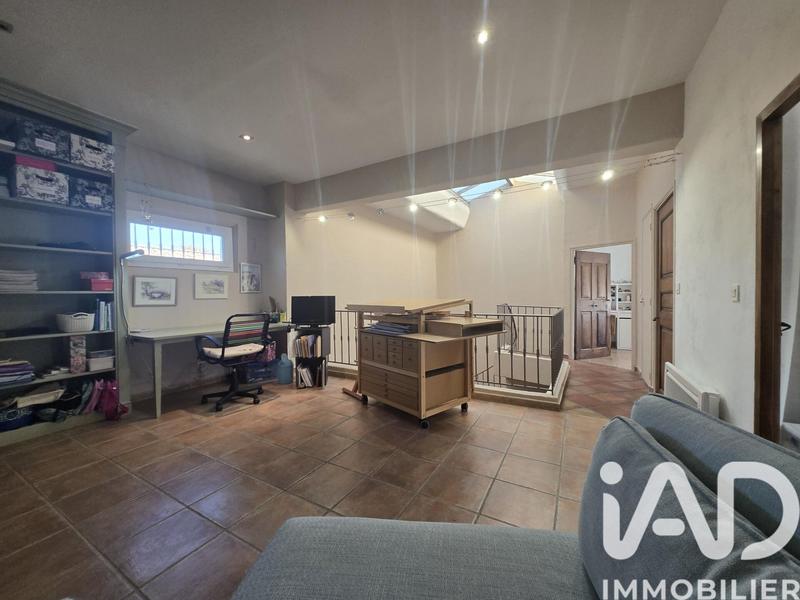 Maison - 222 m² - 8 pièces