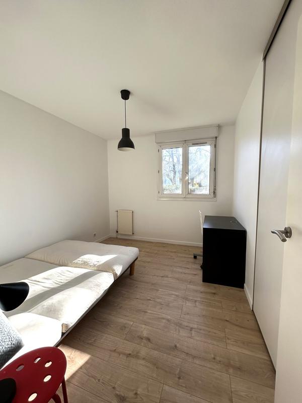 Appartement - 80 m² - 4 pièces