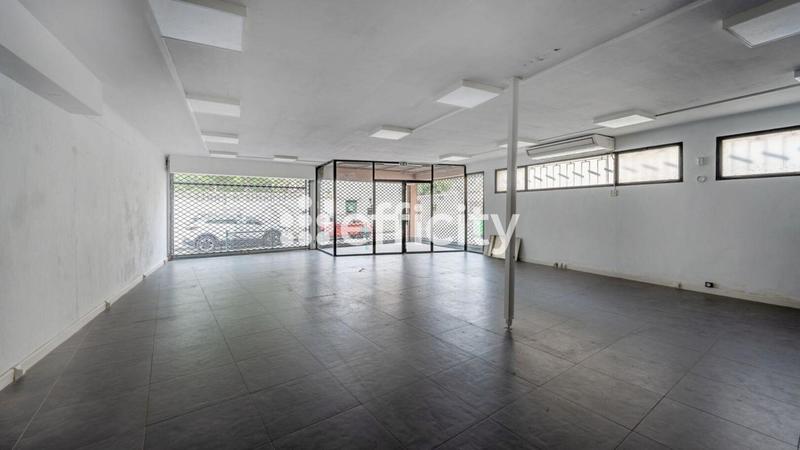 Immeuble - 260 m² - 5 pièces