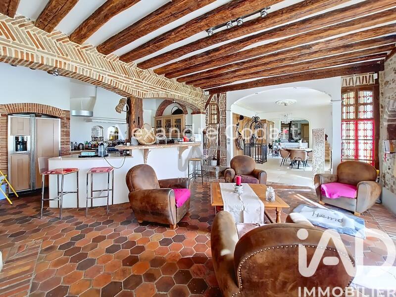 Maison - 654 m² - 29 pièces